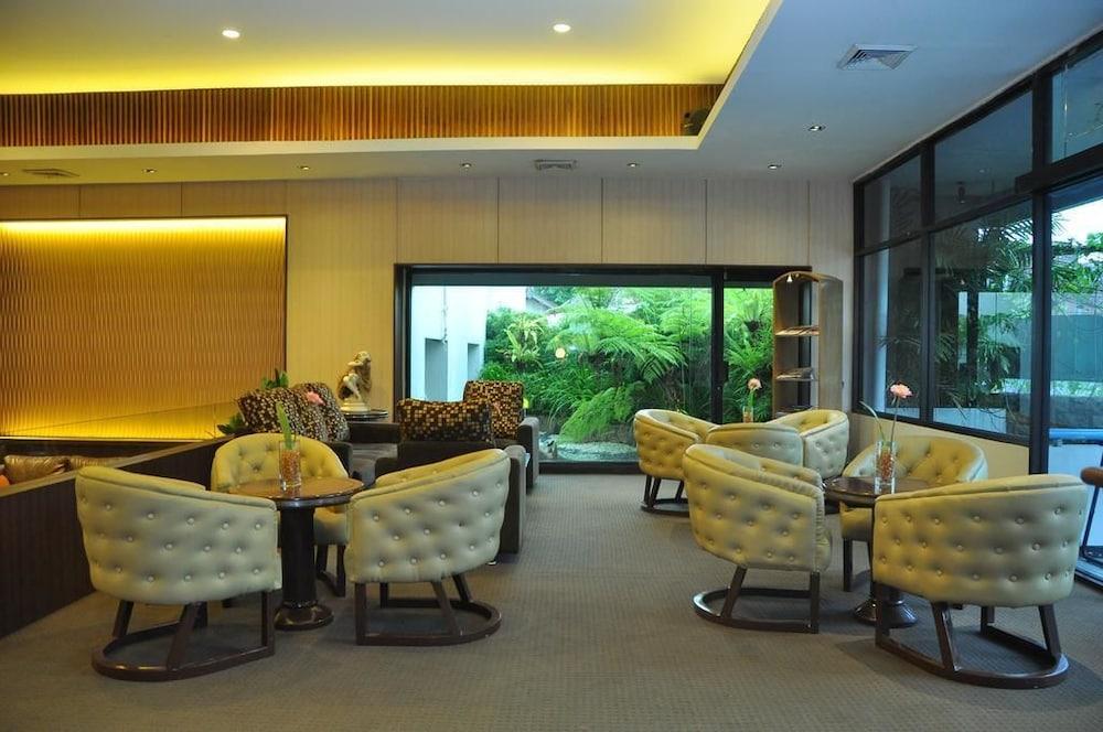 Lux Tychi Hotel Маланг Экстерьер фото